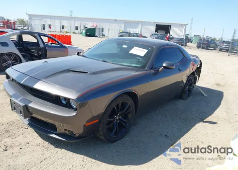 2018 Dodge Challenger Sxt z USA, uszkodzony, nr VIN 2C3CDZAG9JH131298